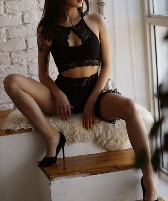 Акварельная красавица с шикарной фигурой приглашает тебя на незабываемое свидание. Готова разделить с тобой чарующие моменты наслаждения и страсти. Позволь мне позаботиться о тебе! 3547, 19 лет