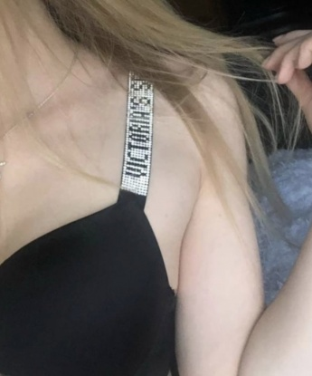 Мои услуги - это настоящий искусный эротический массаж, зажигательный стриптиз и широкий спектр интимных удовольствий. 🌟
Я опытная и нежная девушка, готовая погрузиться с тобой в мир страсти и разврата. Фото, которые ты видишь, это настоящая я – безупречная внешность и идеальные формы. 💃💋
Мои клиенты всегда остаются довольными и возвращаются ко мне снова и снова. 🌟 Обо мне говорят как об умелой и привлекательной жрице любви, которая источает сексуальную энергию. Мои услуги будут непременно удовлетворить все твои желания и фантазии. 😍
Я жду, когда ты приведешь свои фантазии ко мне, и я воплощу их в жизнь. 🔥 Не упускай возможность испытать все, о чем ты всегда мечтал – я знаю, как сделать тебя счастливым! 💫💋 6340, 21 год